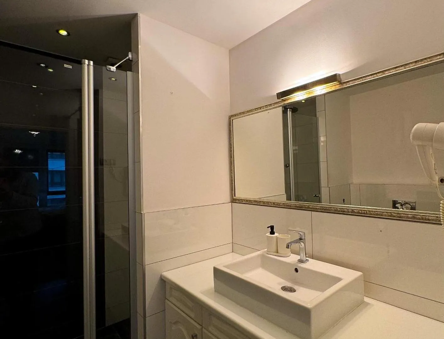 Midtown Apartments - Easy Check-In&Parking Budapest