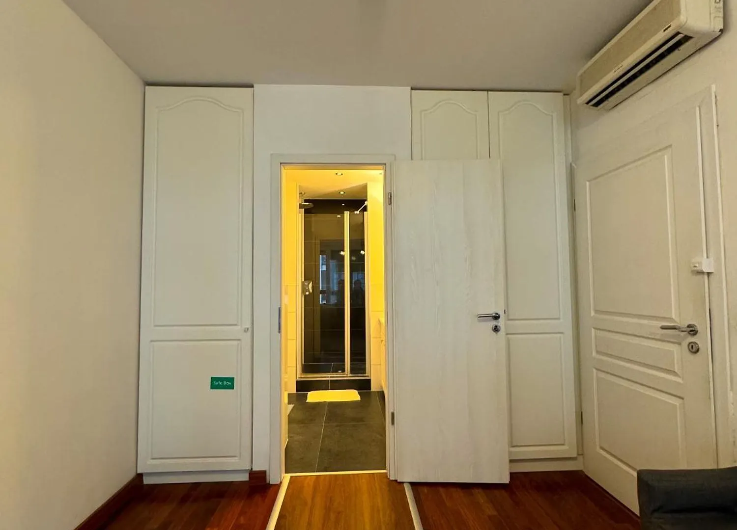 Midtown Apartments - Easy Check-In&Parking Budapeşte 0*,  Macaristan
