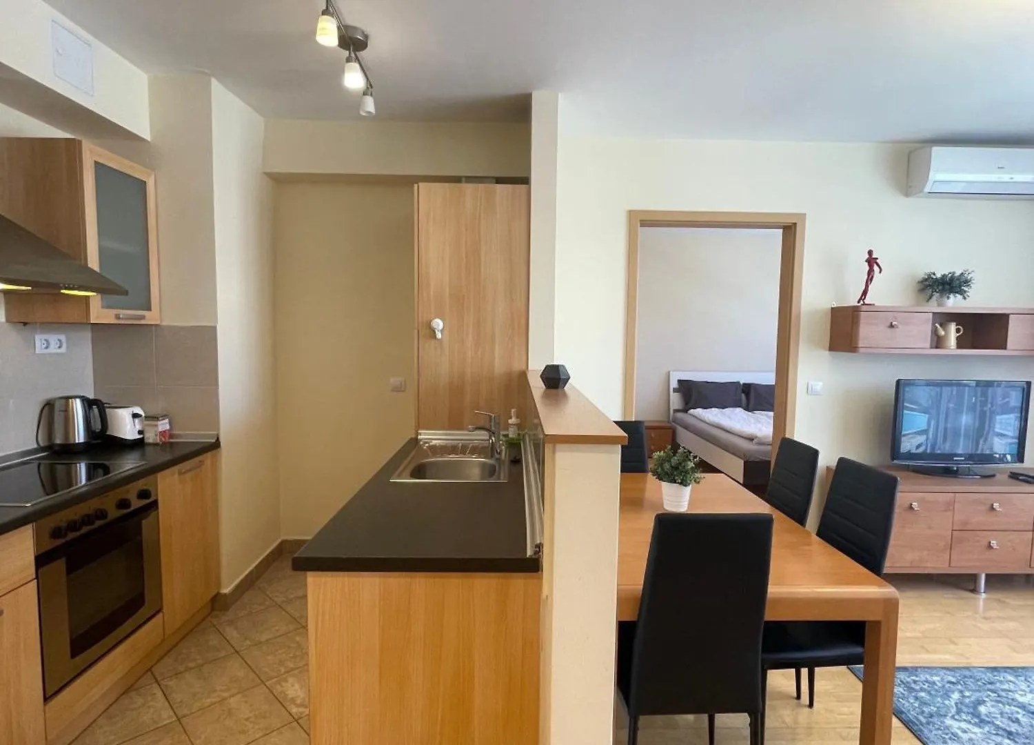 Midtown Apartments - Easy Check-In&Parking Budapeşte 0*,
