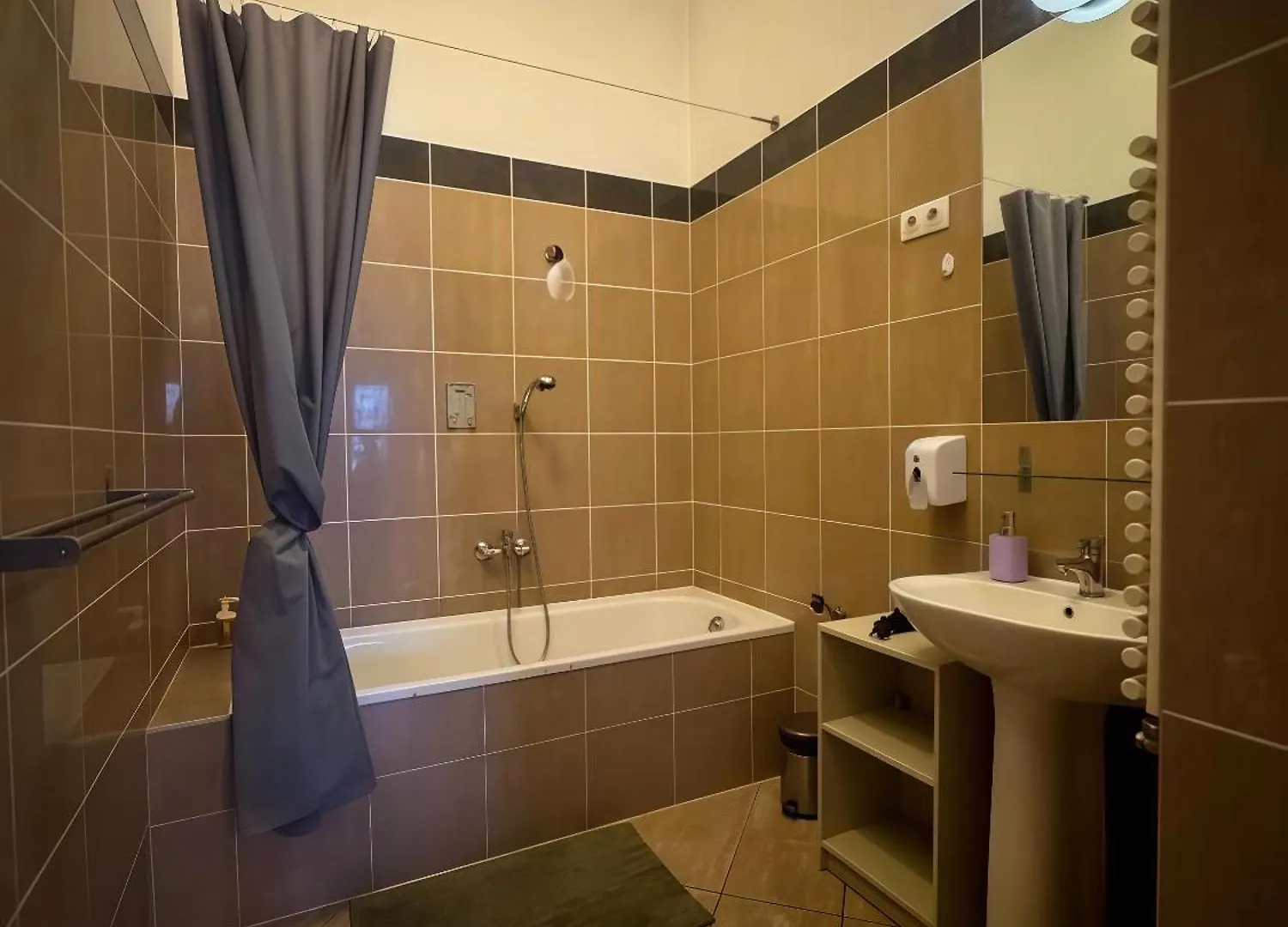 Midtown Apartments - Easy Check-In&Parking Budapeşte Macaristan