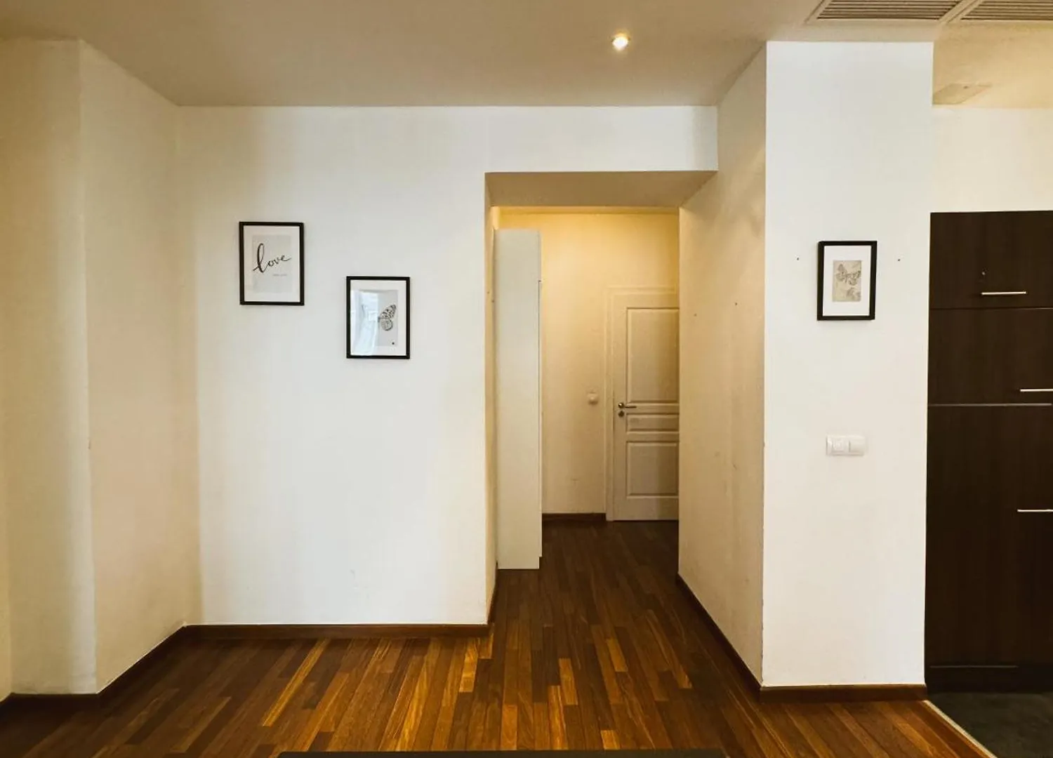 Midtown Apartments - Easy Check-In&Parking Budapeşte 0*,  Macaristan
