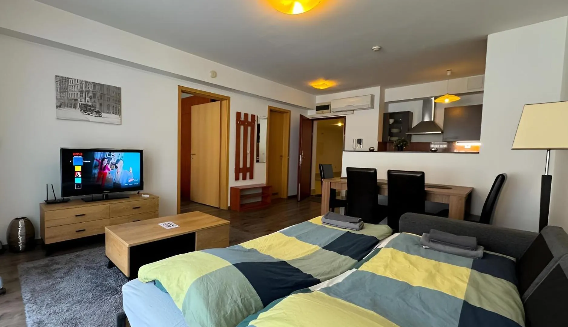 Midtown Apartments - Easy Check-In&Parking Budapest 0*,