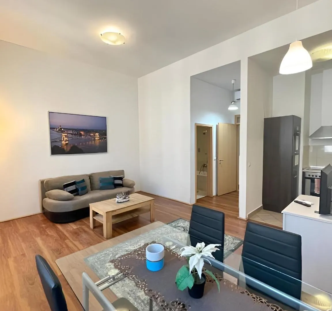 Midtown Apartments - Easy Check-In&Parking Budapest