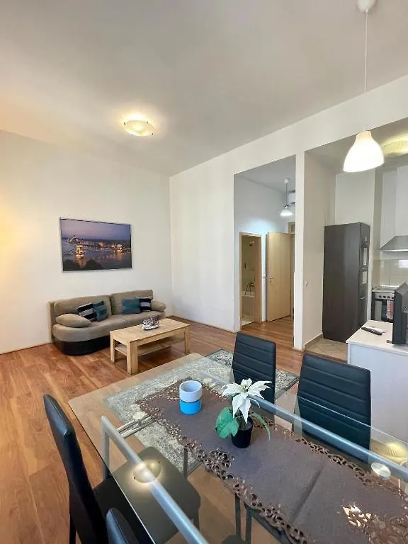 Midtown Apartments - Easy Check-In&Parking Budapest